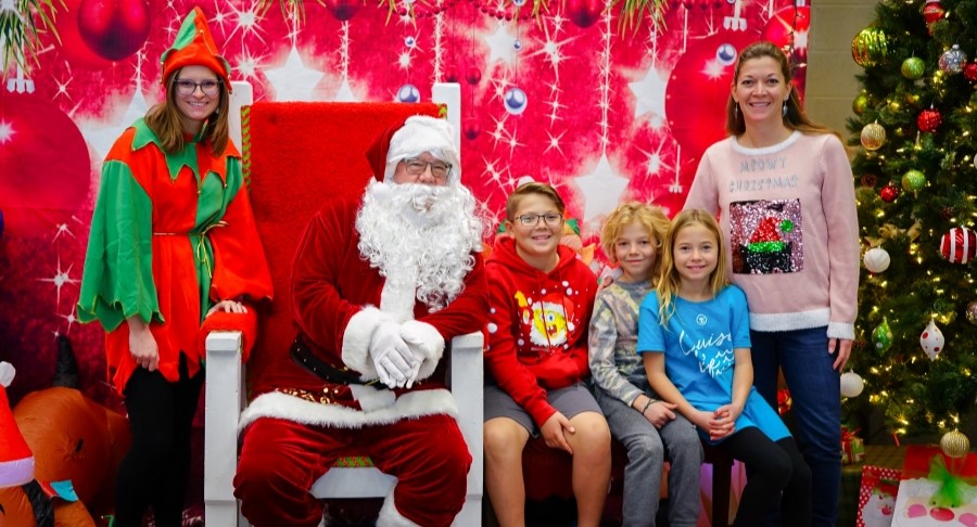 Pictures with Santa in Henderson, NV.